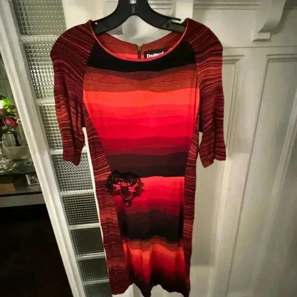 Desigual black & red form fitted dress. Zip up back logo at waistline size m - Picture 1 of 10